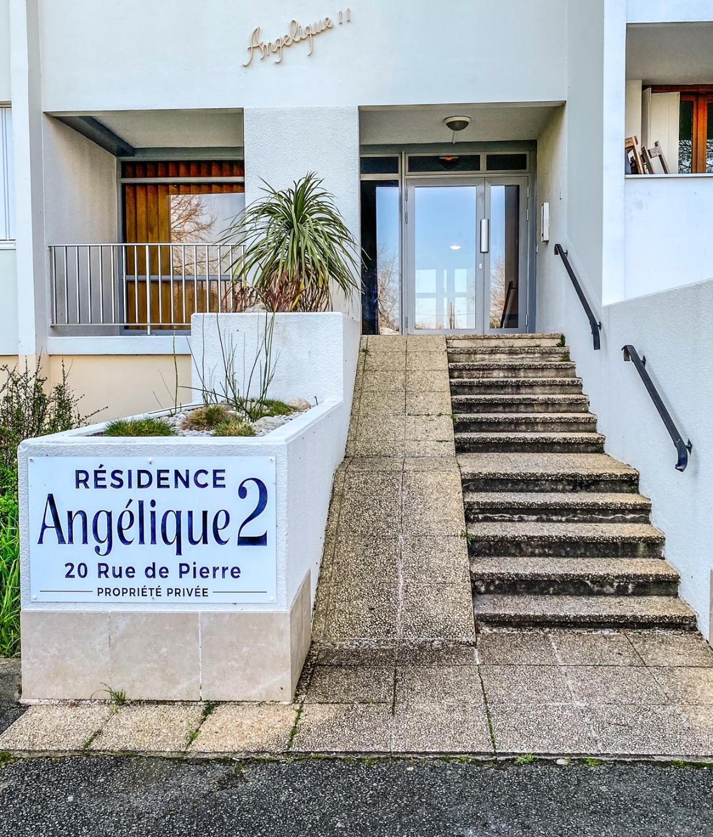 T3 Moderne Avec Balcon Terrasse Et Parking Gratuit Apartment Niort Exterior photo