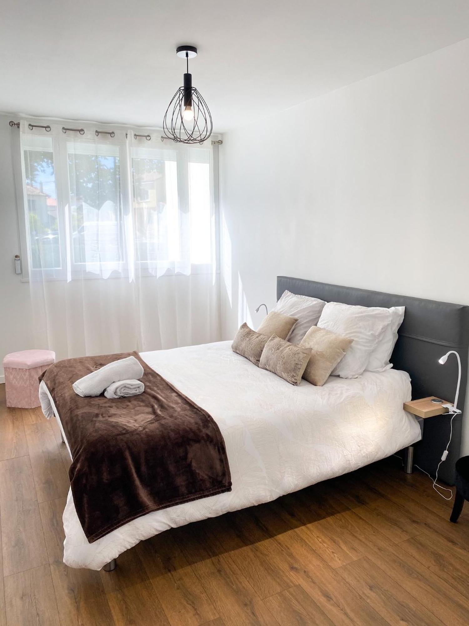T3 Moderne Avec Balcon Terrasse Et Parking Gratuit Apartment Niort Exterior photo